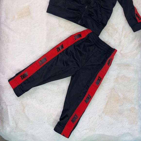 Nike baby boy track suit 12m black & red - Picture 3 of 7